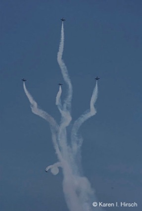 Blue Angels aerobatics - 5 planes